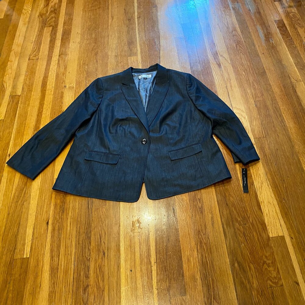 Tahari Ladies Blue Blazer NWT Size 22W